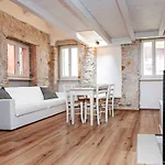 Apartments CASA ROCCIA BIANCA